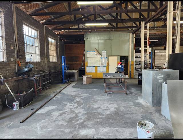 590M² BUILDING FOR SALE IN DALVIEW